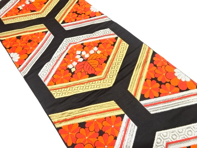 アンティーク　亀甲に桐・菊模様織り出し袋帯（着用可）